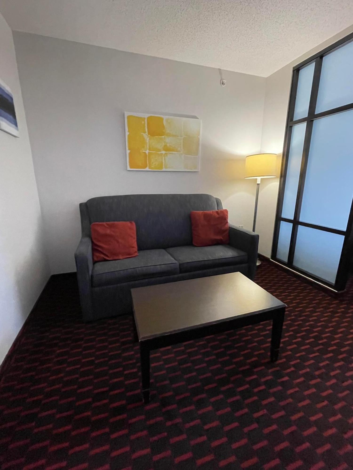 คอมฟอร์ต สวีตส์ Hotel แอลทูนา ภายนอก รูปภาพ