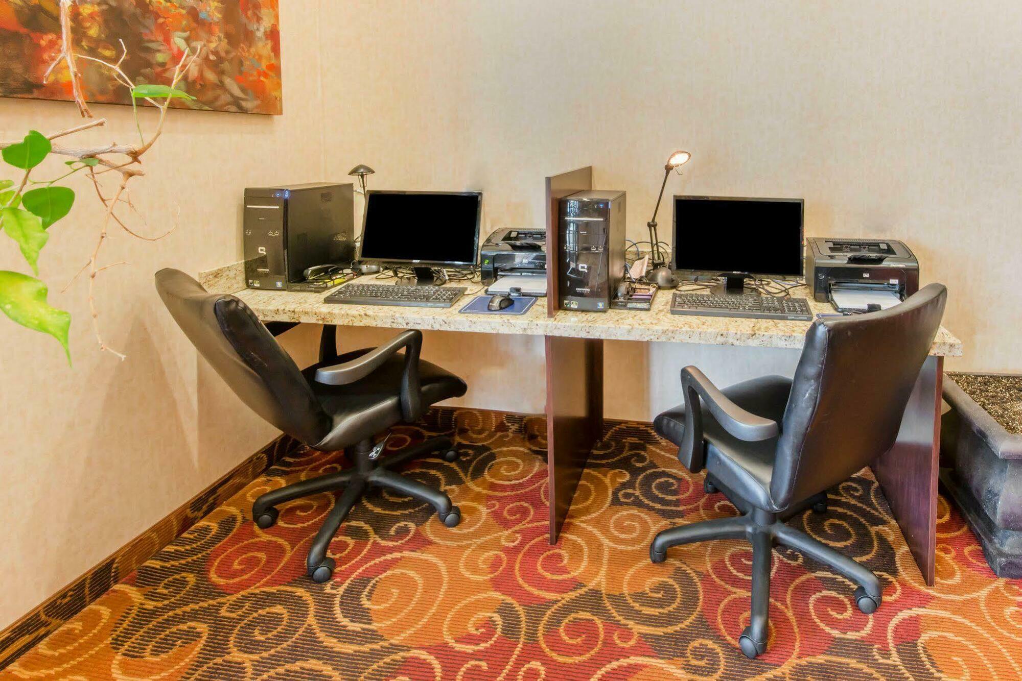 คอมฟอร์ต สวีตส์ Hotel แอลทูนา ภายนอก รูปภาพ